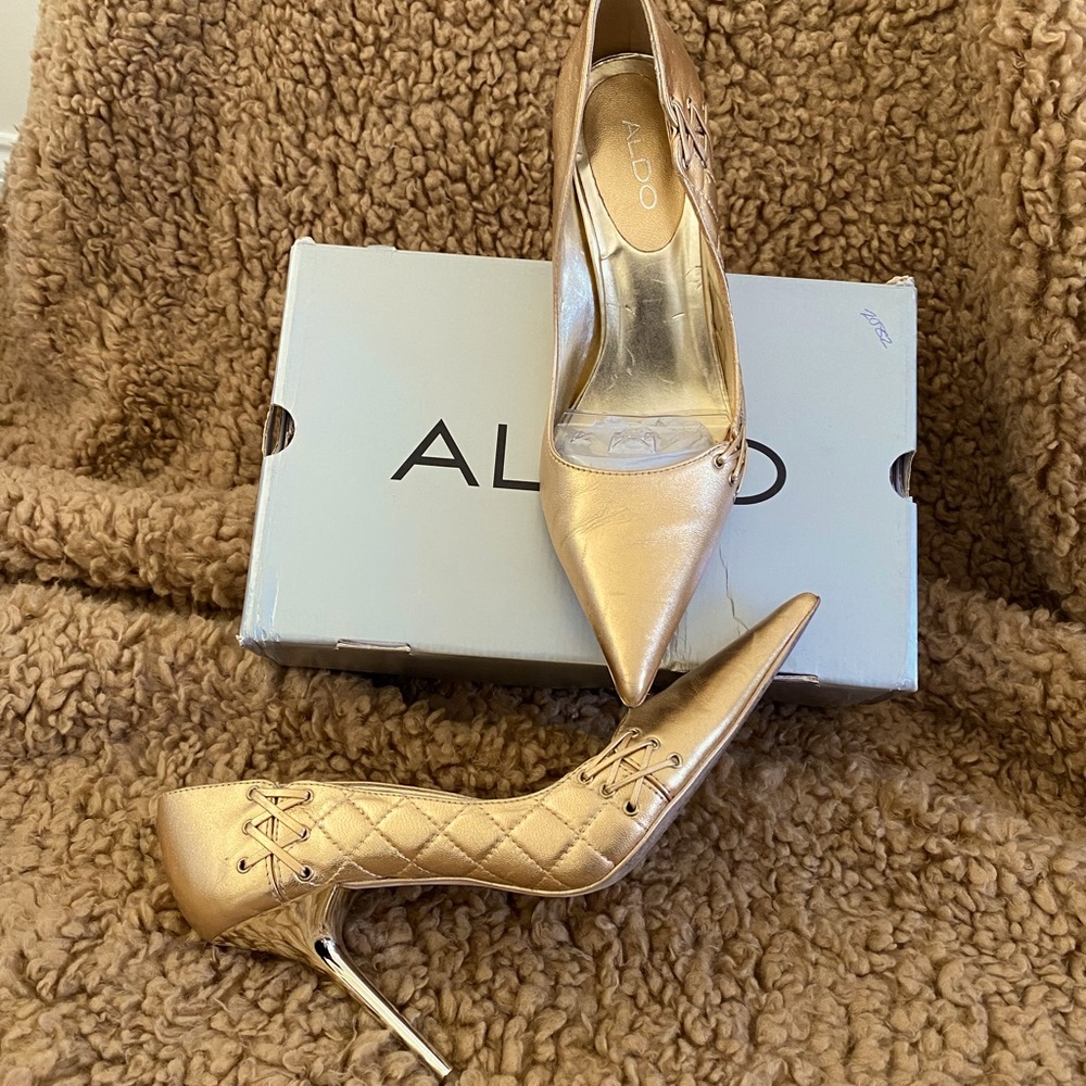 Aldo gold heels size 10